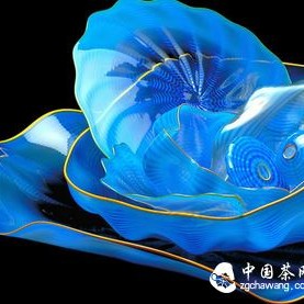Beautiful Ware: Lustrous Glass Tea Wares