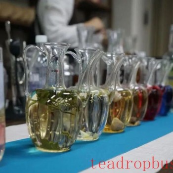 In the Time It Takes to Savor a Cup of Tea, Enjoy the Tranquility and Depth of Life