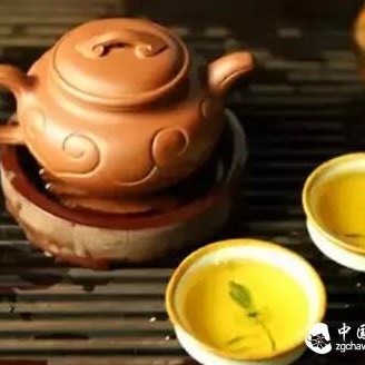 Nourishing a Teapot: The Beauty of Time’s Carving in a Slow Stream