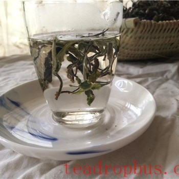How to Drink White Tea Cake