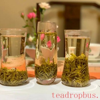 Living Truly and Simply in Tea, a Tranquil and Simple Happiness