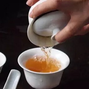 Can the foam in tea be drunk?