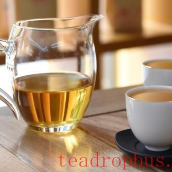 What Precautions Should Be Taken When Drinking Black Tea?