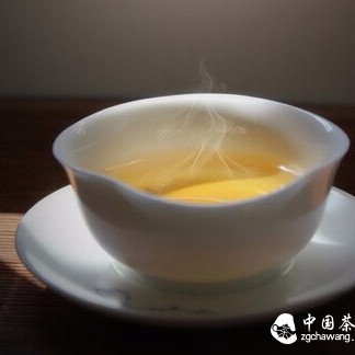 How is the aroma of Pu-erh tea formed?