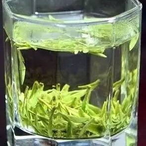 Why does the brewed tea taste too watery?