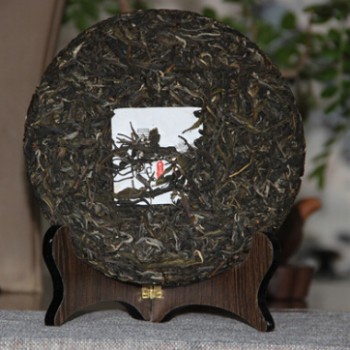 Dong Yue from Nanming Jiaren: How to Taste Raw Pu-erh Tea?