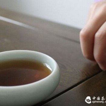 The Origin and Etiquette of the Finger-Tapping Salute