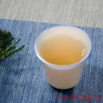 Rinsing Tea: Is it Unnecessary or Essential?