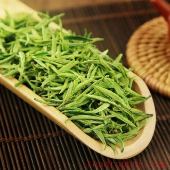Which has a stronger stimulating effect, black tea or green tea?