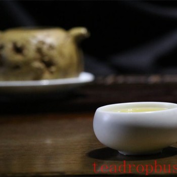 Tasting the Language of Tea: The Philosophy of Life in a Pot of Fine Tea