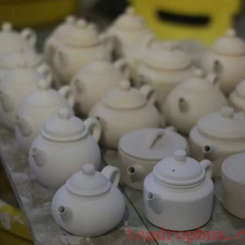 &quot;One Color into the Kiln, Ten Thousand Colors Out&quot; &amp;#8211; Unveiling the Main Ingredients of Jun Porcelain and the Techniques of Kneading and Shaping