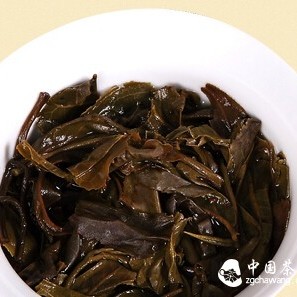 Drinking weak tea can nourish health, while drinking strong tea harms health