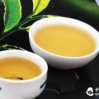 Dandruff Won't Go Away? Overnight Tea Has a Wonderful Use for Removing Dandruff