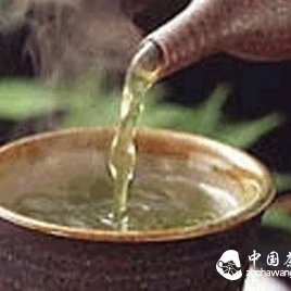 Tea Knowledge: How to Pour Water When Brewing Tea