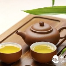 A Cup of Tea Helps Solve Autumn and Winter Chapped Lips Problem