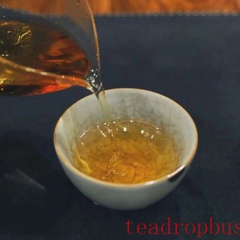 Why Drink More Oolong Tea in Late Autumn?