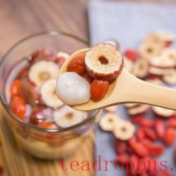 The Benefits and Efficacy of Longan and Goji Berry Tea