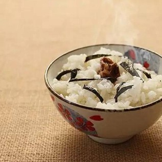 Waiter, a bowl of tea-soaked rice please