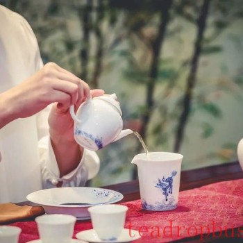 Sweet Potato Aroma? Pine Smoke Aroma? This Article Helps You Understand the Aromas of Black Tea