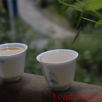 The Timeless Comfort of Tea in the Murmur of Years