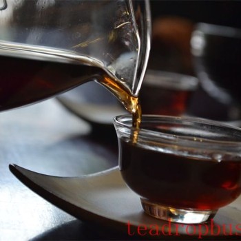 With all of nature lying dormant in winter, what teas are suitable for cooking and drinking?