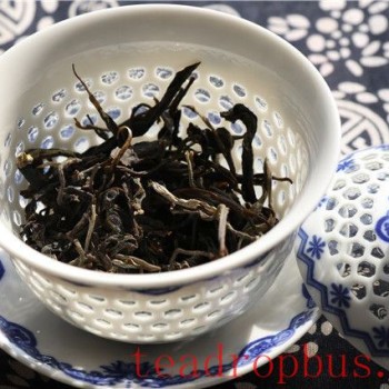 Puer Tea in Compressed and Loose Form: Pros and Cons