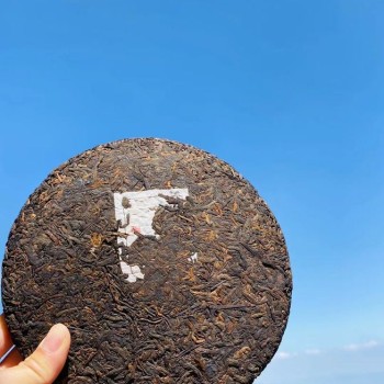 How to Handle Damp Tea Leaves