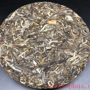 How Experts Choose Raw Pu-er Tea That Ages Well