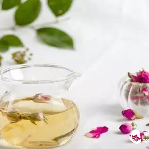 Which Herbal Teas Are Suitable for Summer Drinking?