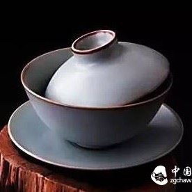 What is the minimum number of tea utensils required to brew Pu-er tea?