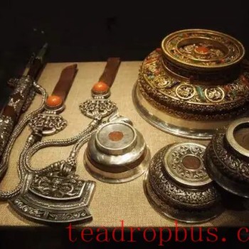 Mongolian Tea Ware with Primitive Characteristics