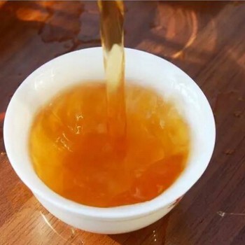 The 'Soft Gold' in Black Tea—Theaflavins