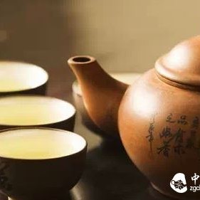 In addition to Pu-er and Oolong, other teas can also be brewed with a Purple Clay Pot
