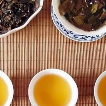Where do the fresh, sweet, bitter, and astringent flavors in tea come from?