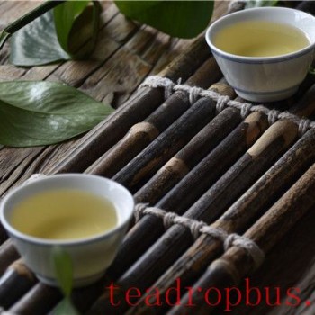 Listening to the Voice of Your Heart in a Cup of Tea, Communicating with Your Inner Self