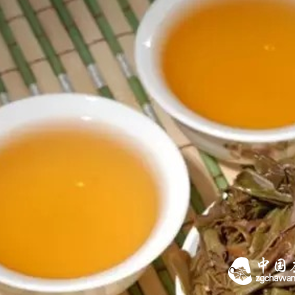 Exploring the Origin of Pu-erh Tea's Aroma