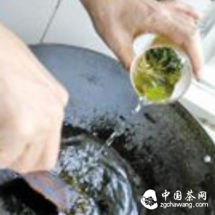 Tea Can Remove Musty Odor from Iron Pots