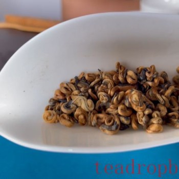 How to Steep Honey-Aromatic Golden Snail Tea: The Correct Method