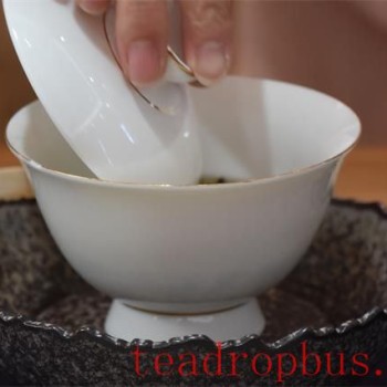 Should the first infusion of Dian Hong tea be discarded?