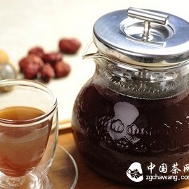 Replenishing Qi and Blood: How to Make Longan, Red Date, and Goji Berry Tea