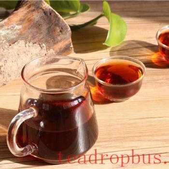 What Should the Elderly Pay Attention to When Drinking Tea?