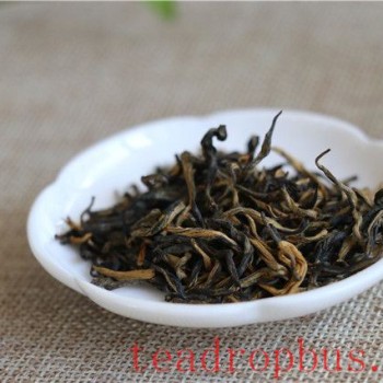 What groups of people are not suitable for drinking tea?