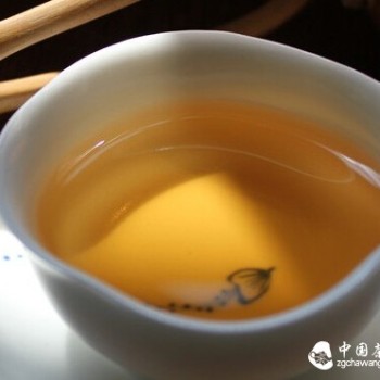 Why Does Pu-erh Tea Become Turbid or Sour When Cooled?