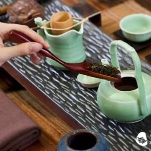 Why do people think new tea is not resistant to brewing?