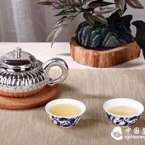 Kinds of Tea Pots and Brewing Methods: Are You Brewing Correctly?
