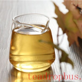 Does Drinking Raw Pu-er Tea Cause Stomach Discomfort?