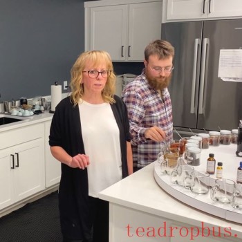 A Day in the Life: Jhanne Jasmine &amp; Zack Pursley, Stash Tea Company