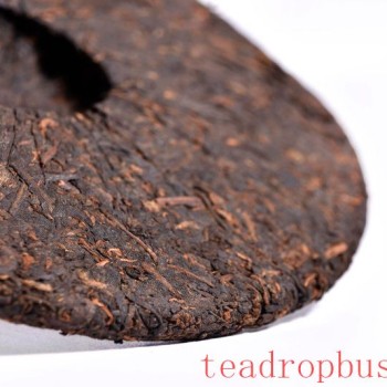 How to Brew Aged Pu-er Tea with a Purple Clay Pot