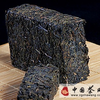 Differences in Production Processes between Pu-erh Tea and Dark Tea