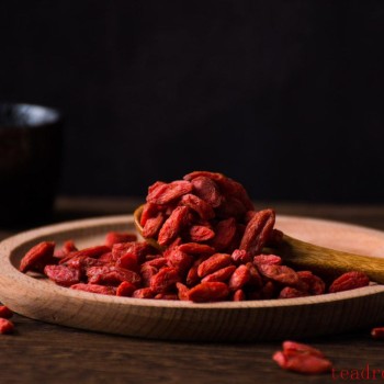 Can Hypertensive Patients Drink Goji Berry Tea? A Detailed Discussion of the Benefits and Precautions